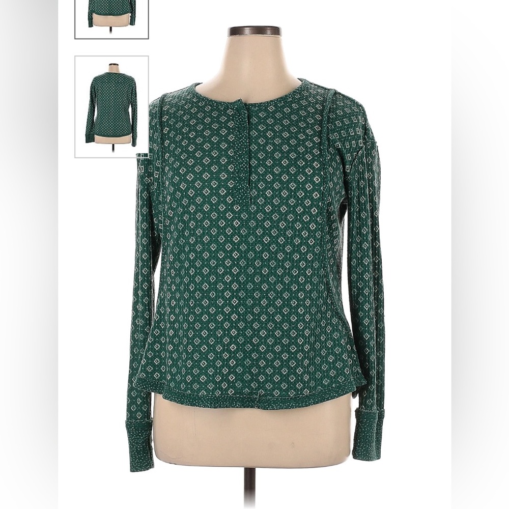 Soft Green Henley Long Sleeve w/ Thumb Holes Medium Women’s by DR2